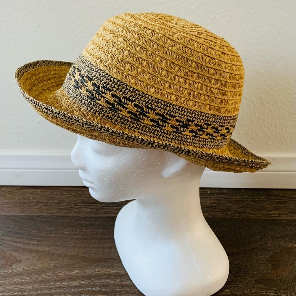 Art9 hat